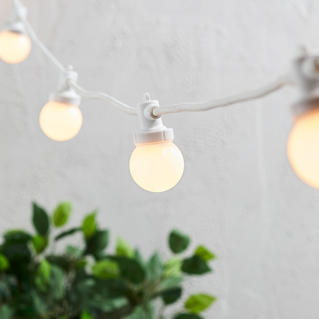 Lisslune | Pro Connect 5m 10-piece party string lights warm white connectable white cable
