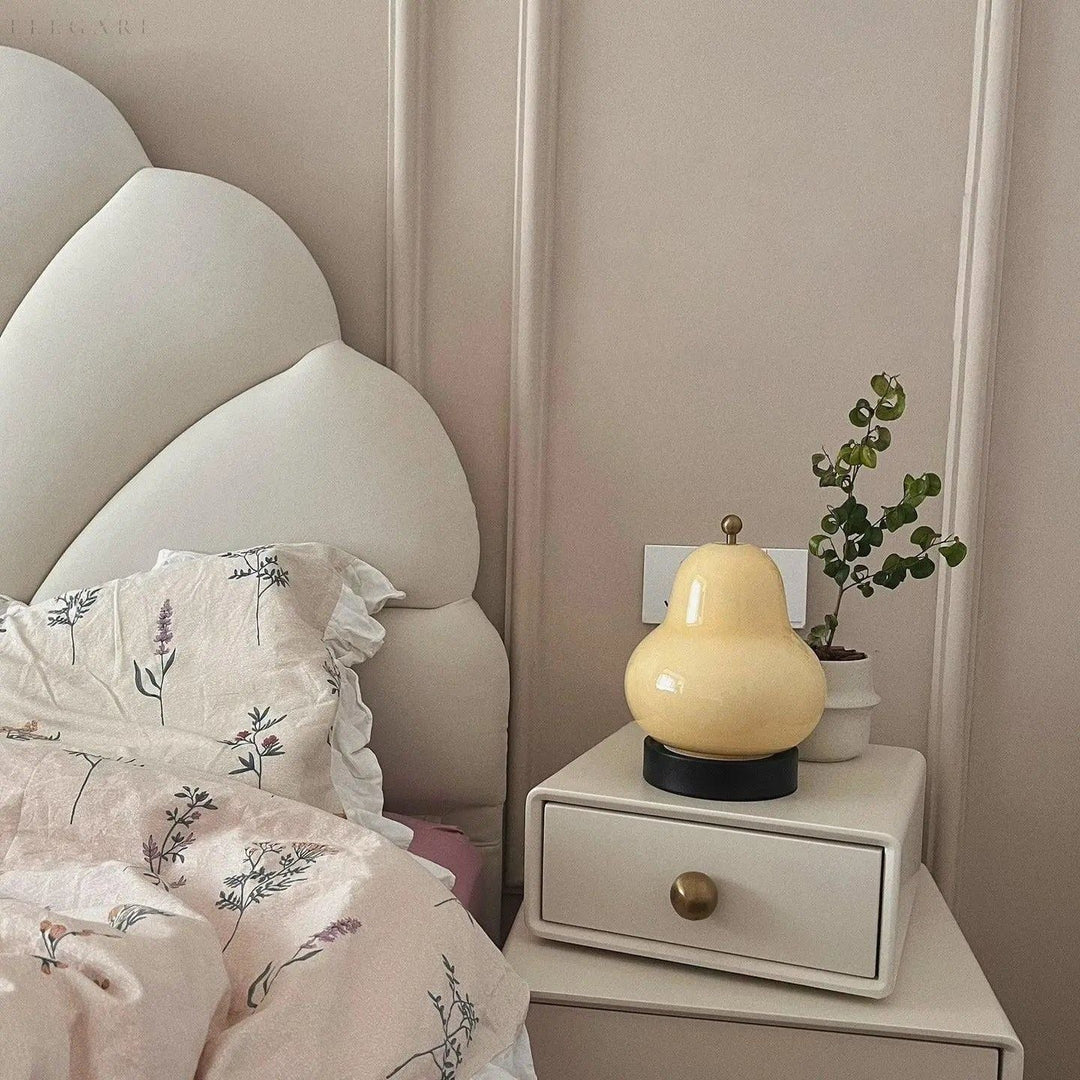 Lisslune | GlowPear – Pear-shaped touch dimmer lamp with warm light