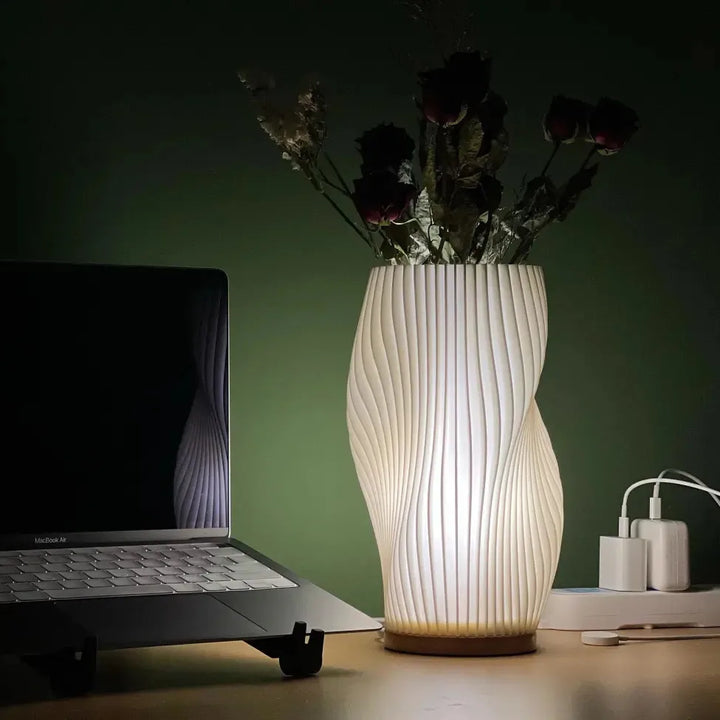 Lisslune | VelaLume - Reliable table lamp with wavy shade design