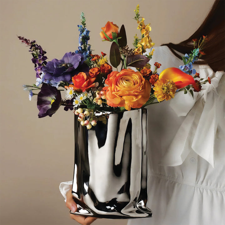 Lisslune | CurvaVase Modern Sculptural Vase – Stylish Ruffled Design for Elegant Decor