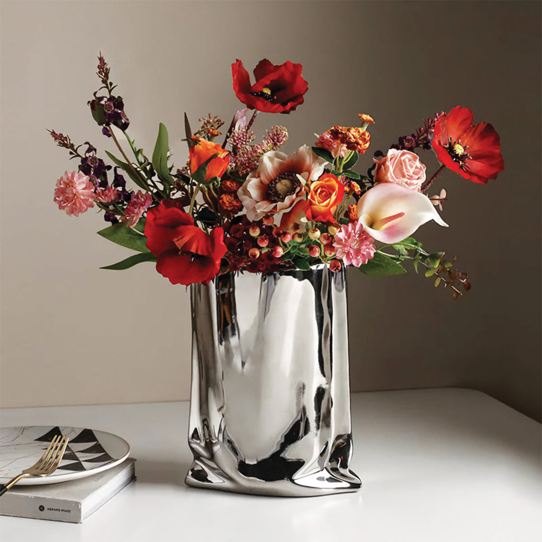 Lisslune | CurvaVase Modern Sculptural Vase – Stylish Ruffled Design for Elegant Decor