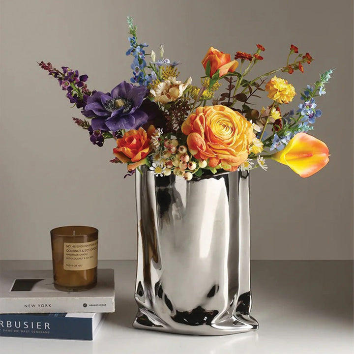 Lisslune | CurvaVase Modern Sculptural Vase – Stylish Ruffled Design for Elegant Decor