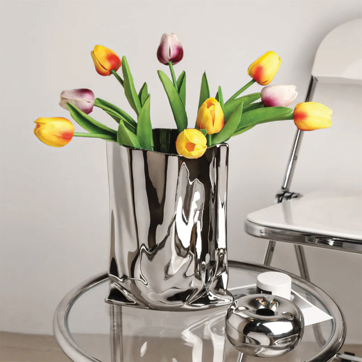 Lisslune | CurvaVase Modern Sculptural Vase – Stylish Ruffled Design for Elegant Decor