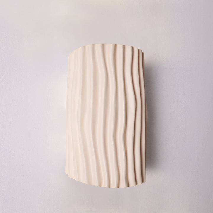 Lisslune | NordicLuxe – Resin Wall Light with Warm and Inviting Glow