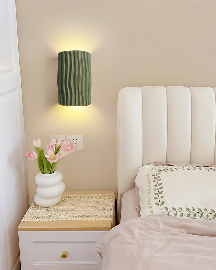 Lisslune | NordicLuxe – Resin Wall Light with Warm and Inviting Glow