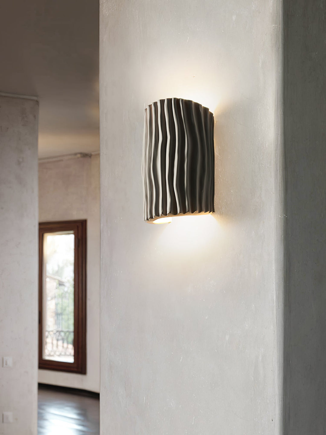 Lisslune | NordicLuxe – Resin Wall Light with Warm and Inviting Glow