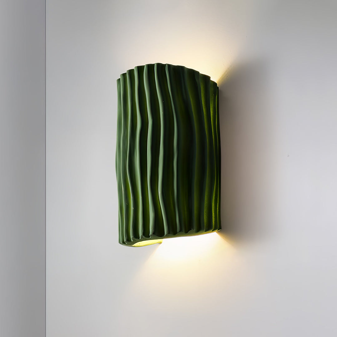 Lisslune | NordicLuxe – Resin Wall Light with Warm and Inviting Glow
