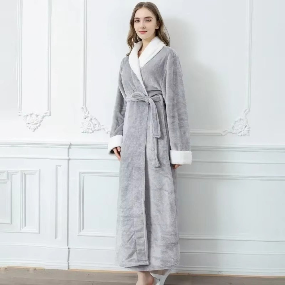 Lisslune | Plush Fleece Contrast Trim Bathrobe