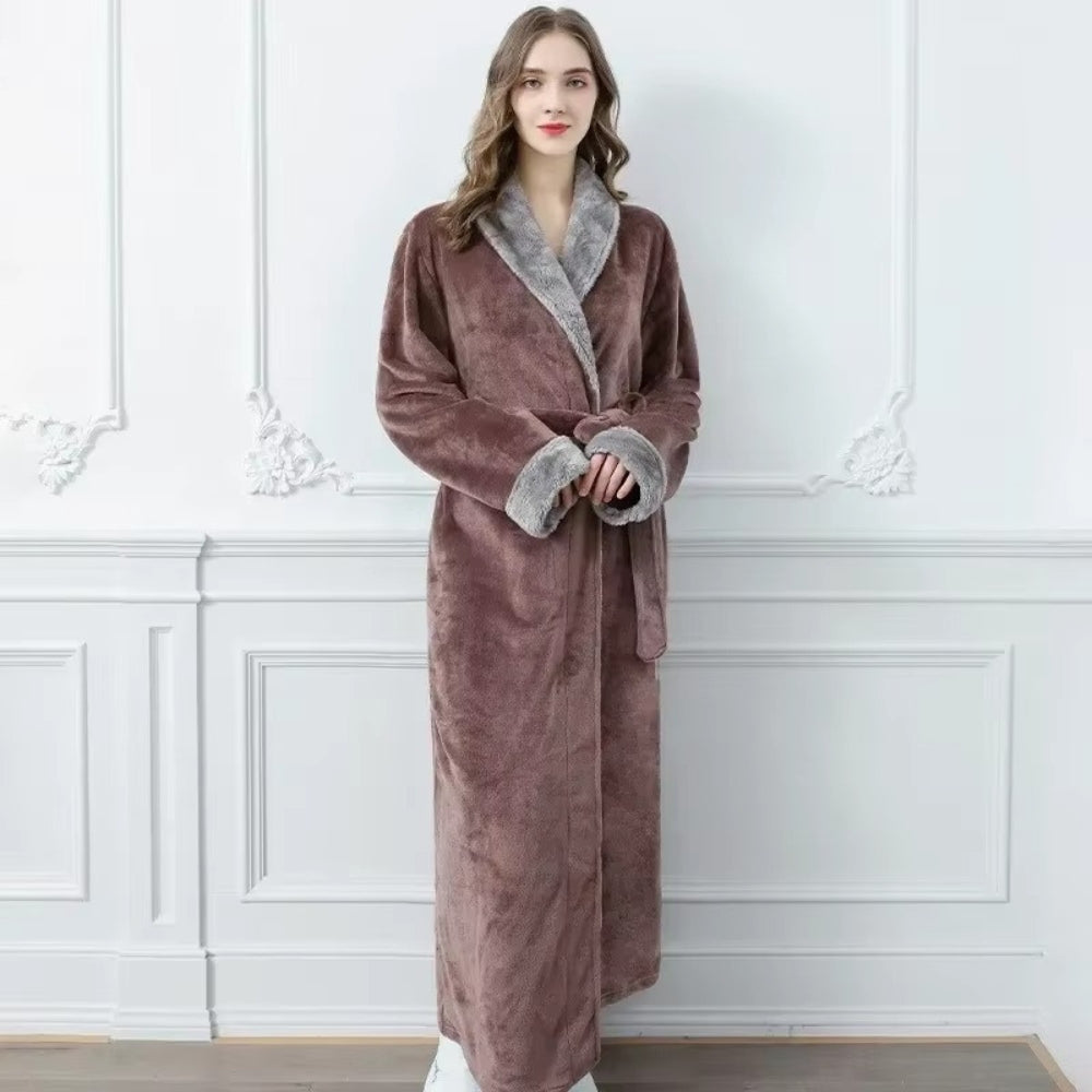 Lisslune | Plush Fleece Contrast Trim Bathrobe