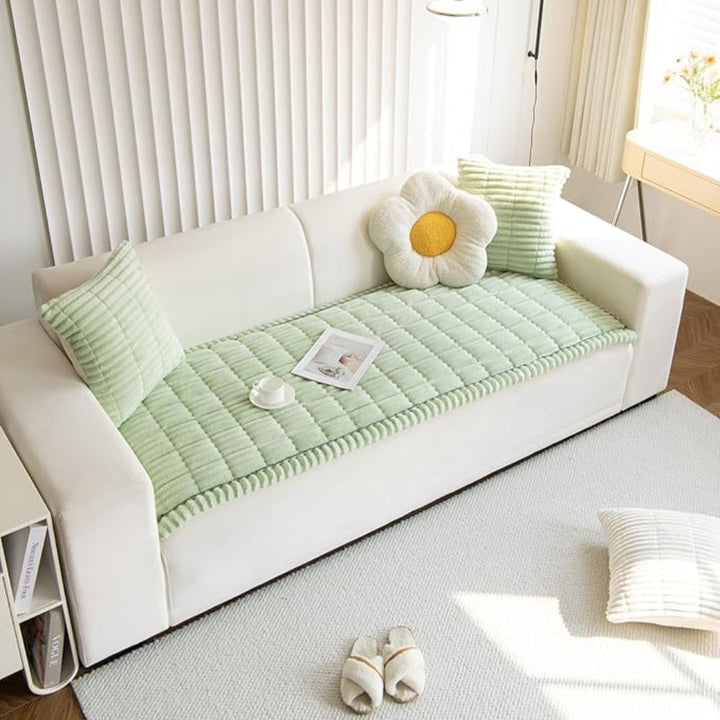 Lisslune | Plush Pleated Edges Sofa Cover