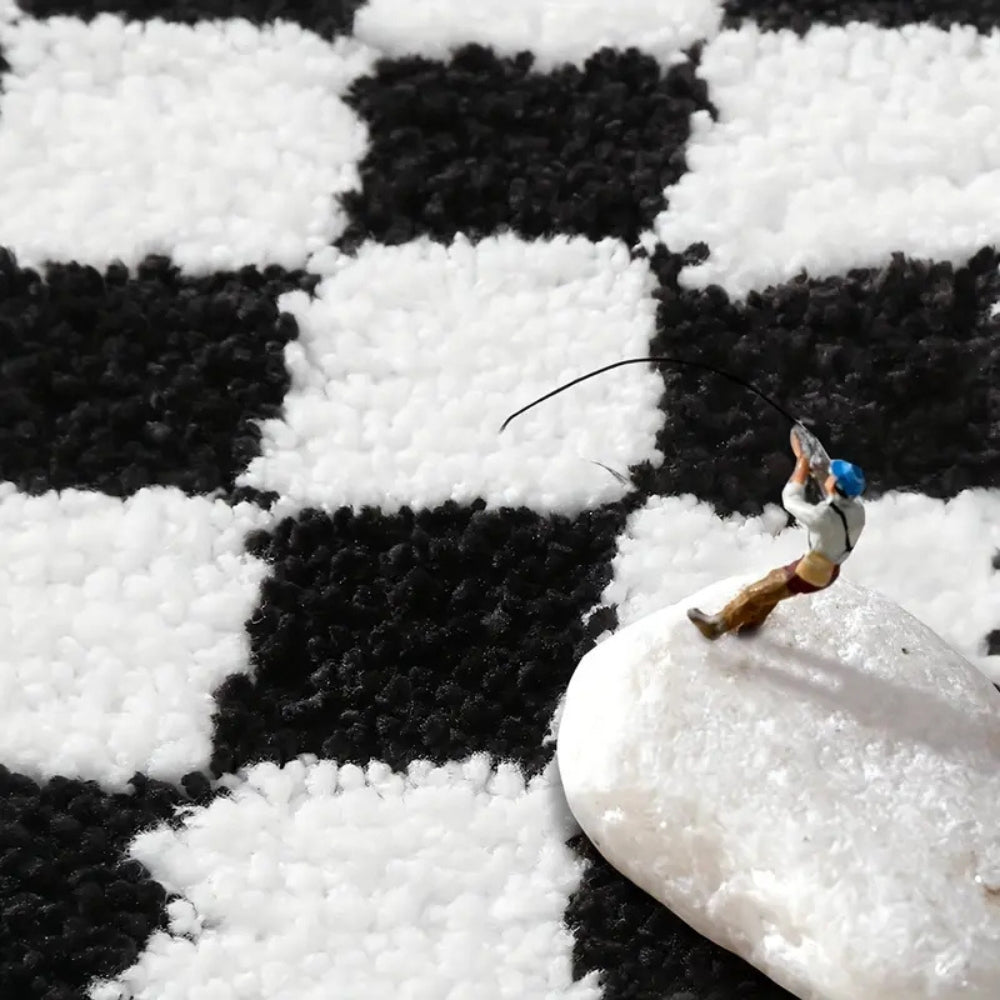 Lisslune | Plush Checkered Grid Bath Mat