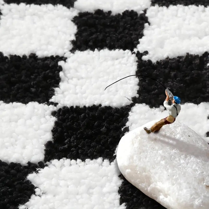 Lisslune | Plush Checkered Grid Bath Mat