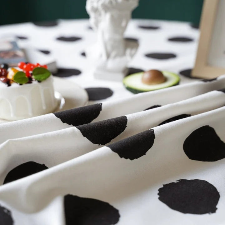 Lisslune | Polka Charm Tassel Table Cloth