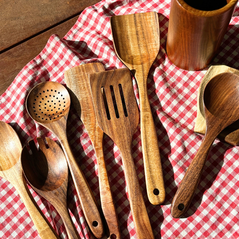 Lisslune | PureTeak – Timeless kitchen helpers made from sustainable teak wood
