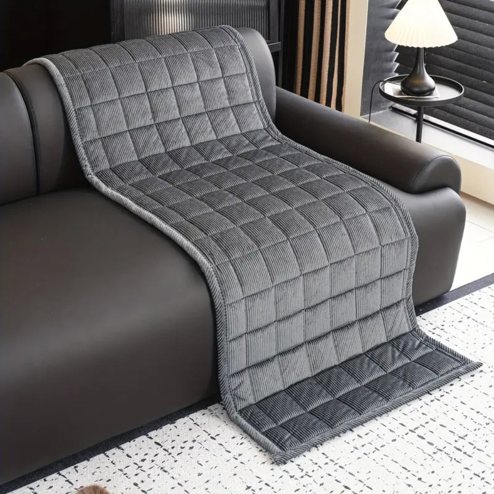 Lisslune | Metro Line Quilted Couch Cover Mat