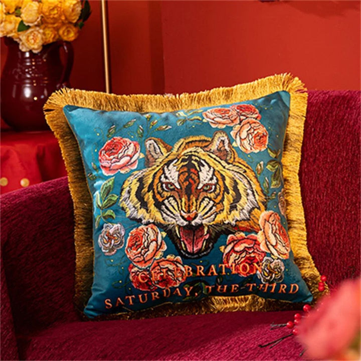 Lisslune | Regal Tiger Artistic Velvet Cushion Cover