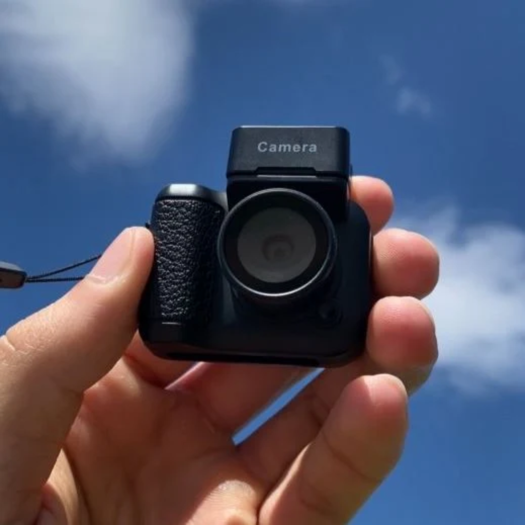 Lisslune | RETROPIX – Compact digital camera in retro design with vintage features