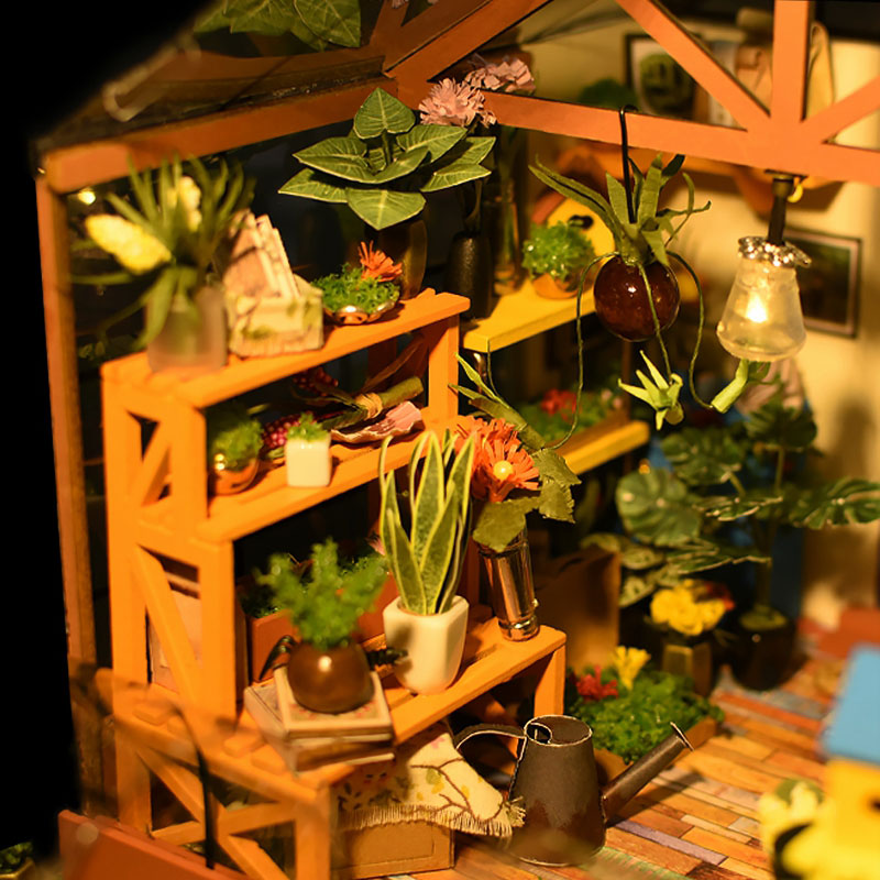 Lisslune | Cathy's Flower House