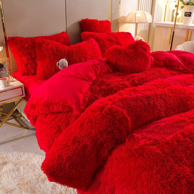 Lisslune | DreamWeave Luxe Bedding Set – Includes Free Heart-Shaped Pillow