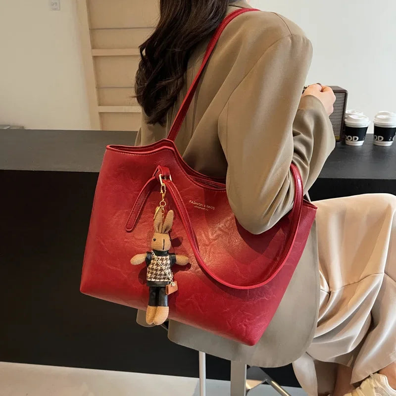 Lisslune | Mirella | Classic Women’s Shopper Bag with Charm – Elegant, Spacious & Timeless