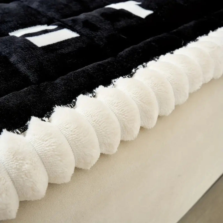 Lisslune | Ruffled Cloud Edge Quilted Couch Cover