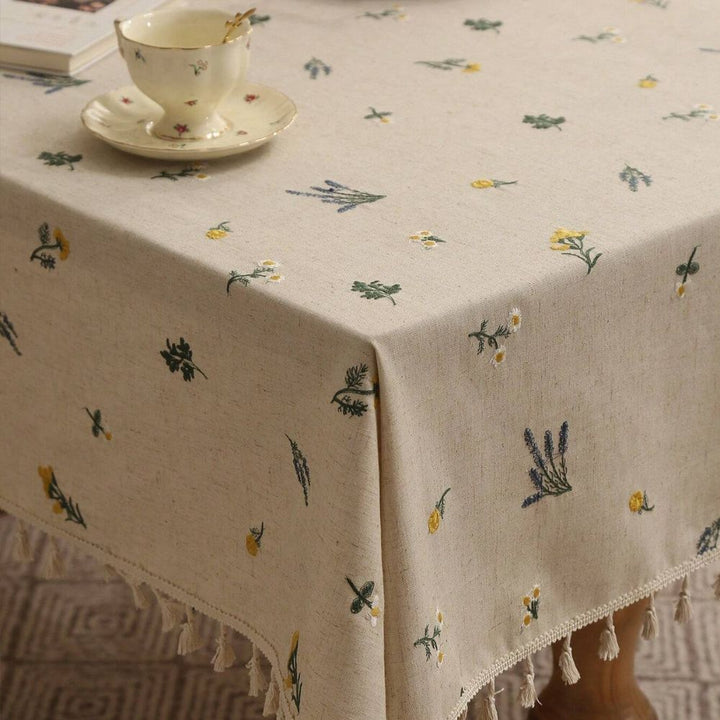 Lisslune | Rustic Bloom Tassel Tablecloth