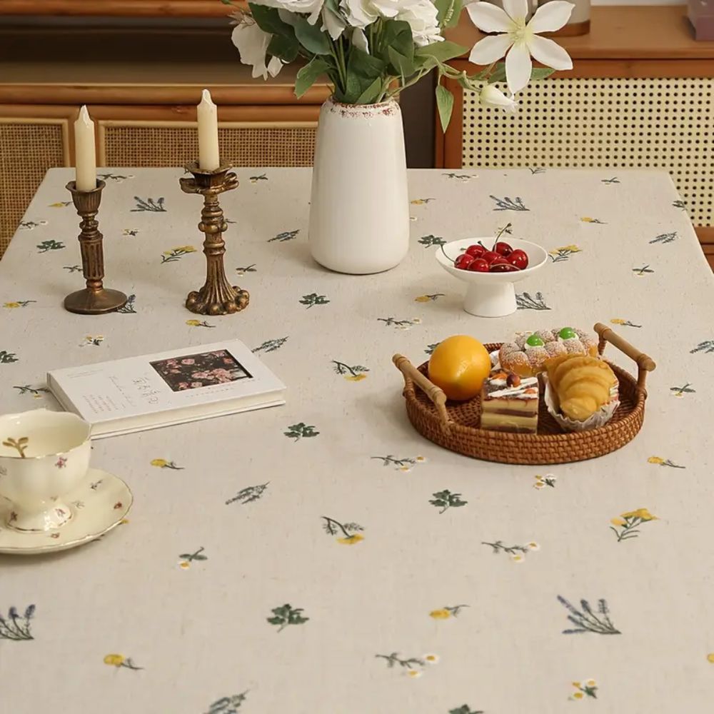 Lisslune | Rustic Bloom Tassel Tablecloth