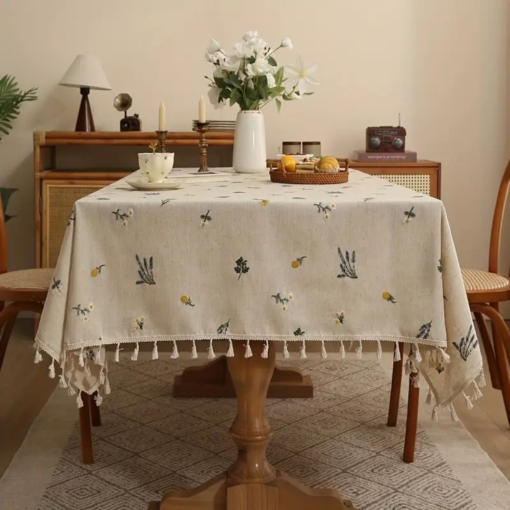 Lisslune | Rustic Bloom Tassel Tablecloth