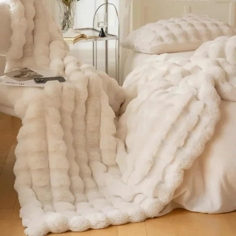 Lisslune | FurLuxe | Reversible Synthetic Fur Blanket