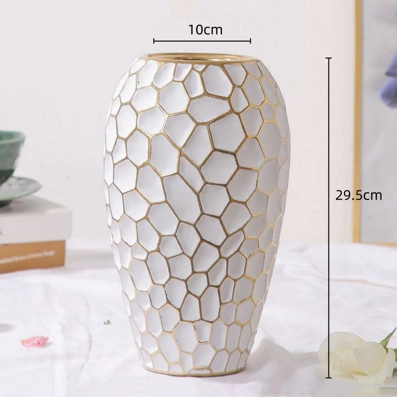 Lisslune | GoldenPattern | Ceramic Vase with Luxurious Gold Accents – Modern Decorative Home Piece