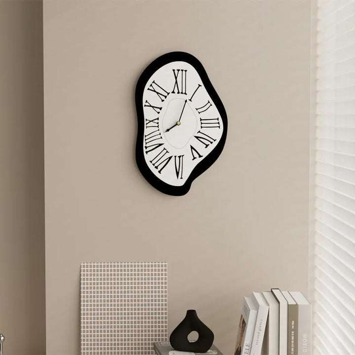 Lisslune | Surreal melting nordic wall clock