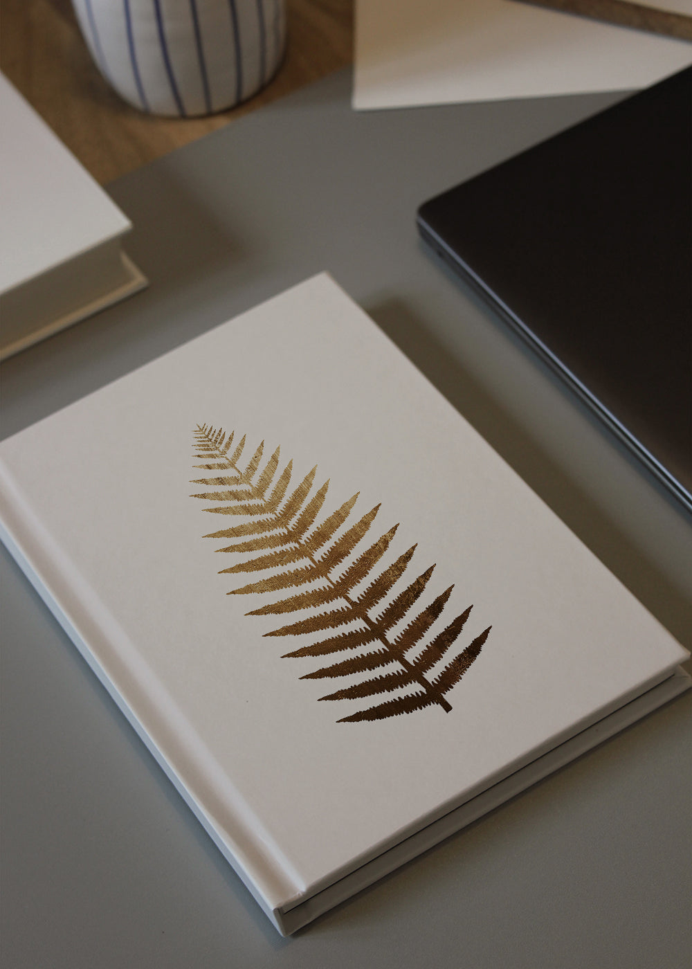 Lisslune | Golden leaf