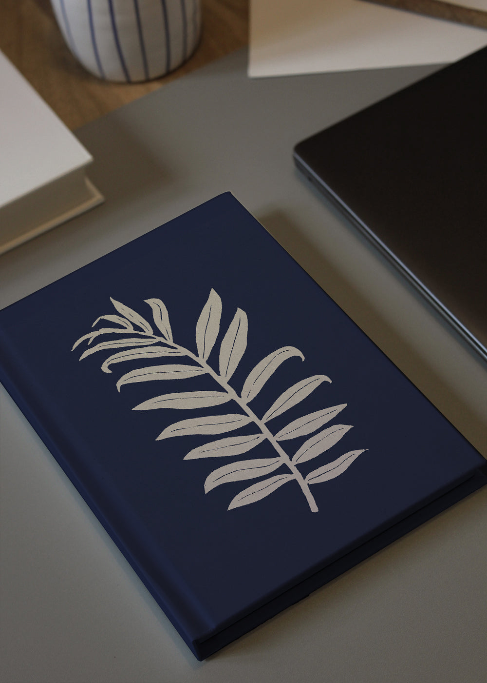 Lisslune | Areca Palmata Deep Night Moon