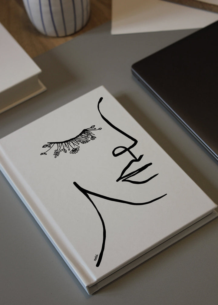 Lisslune | Natural Eye