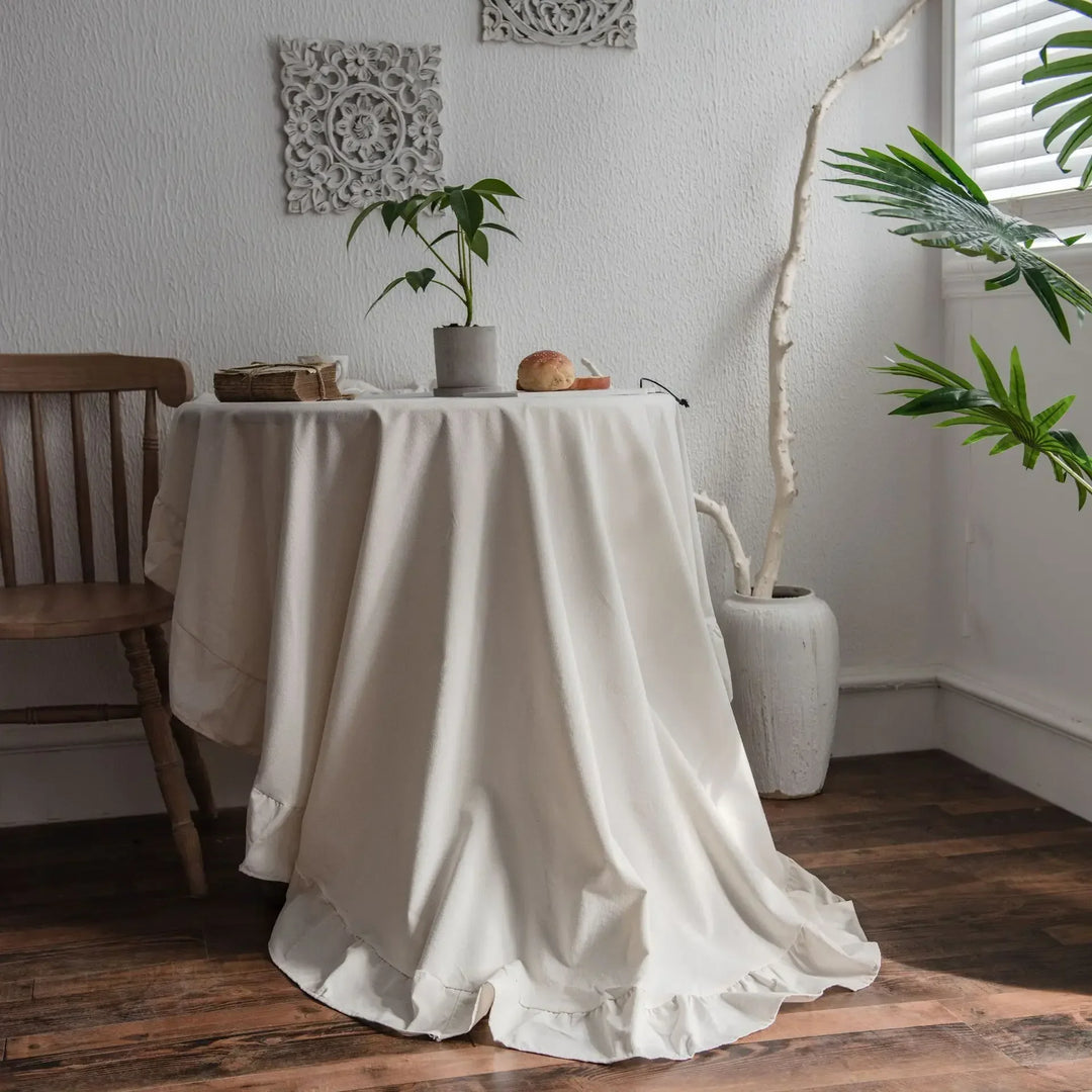 Lisslune | Charm Ruffle Tablecloth