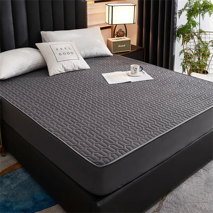 Lisslune | Waterproof Ultra-Soft Fitted Latex Mattress Pad Cover