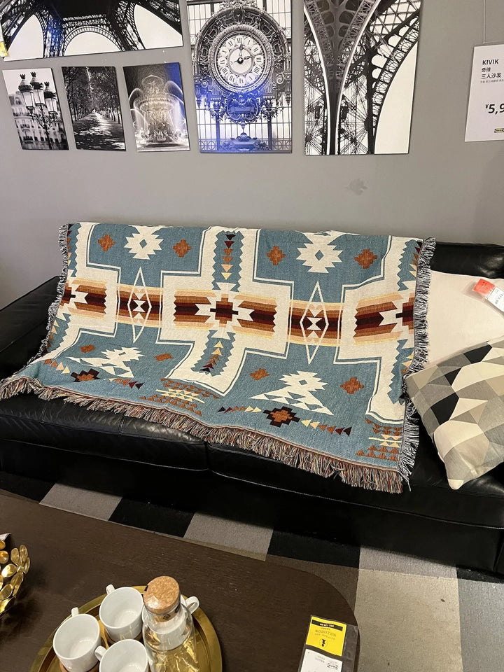 Lisslune | Aztec woven blanket