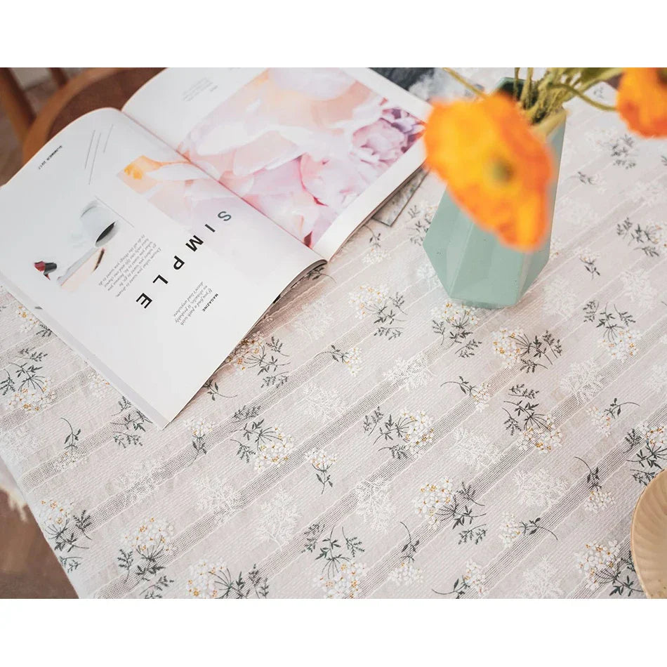 Lisslune | Floral tablecloth