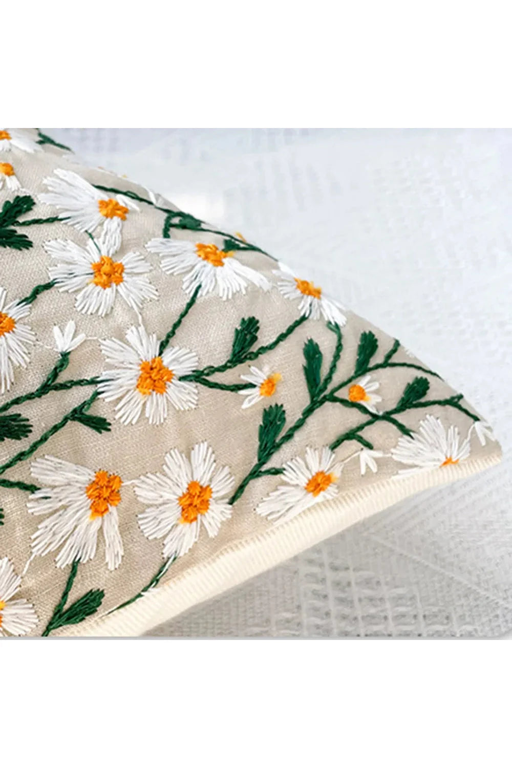 Lisslune | embroidered cushion cover