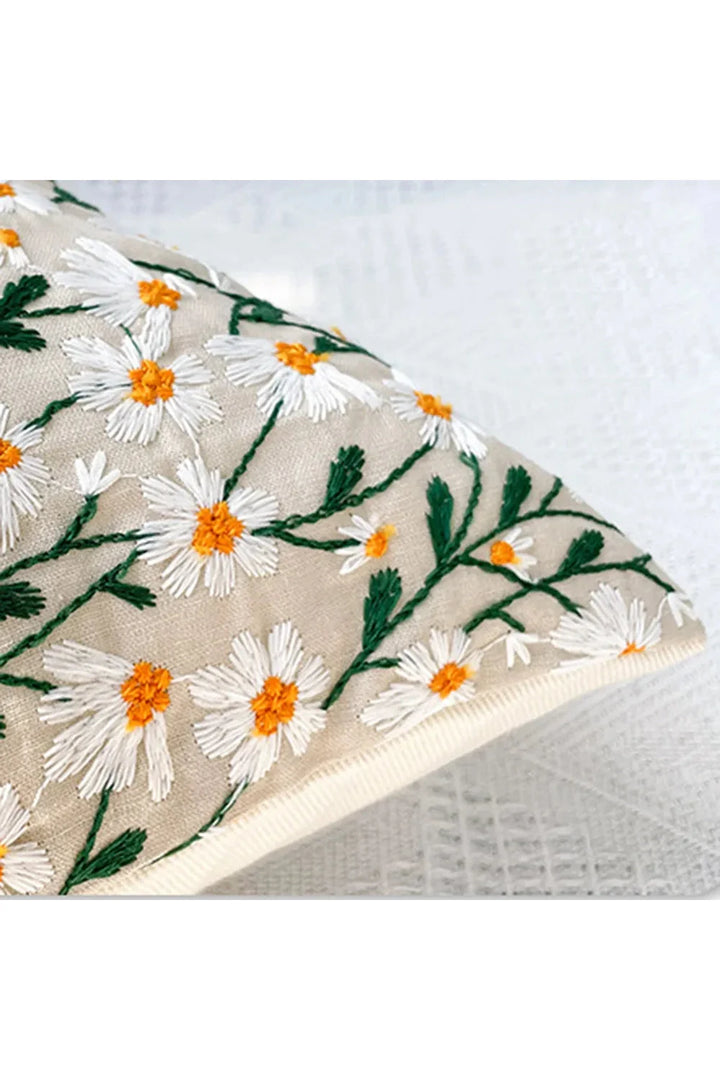 Lisslune | embroidered cushion cover