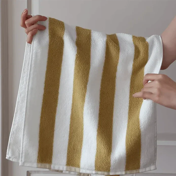 Lisslune | Retro Stripes Towel (Chunky)