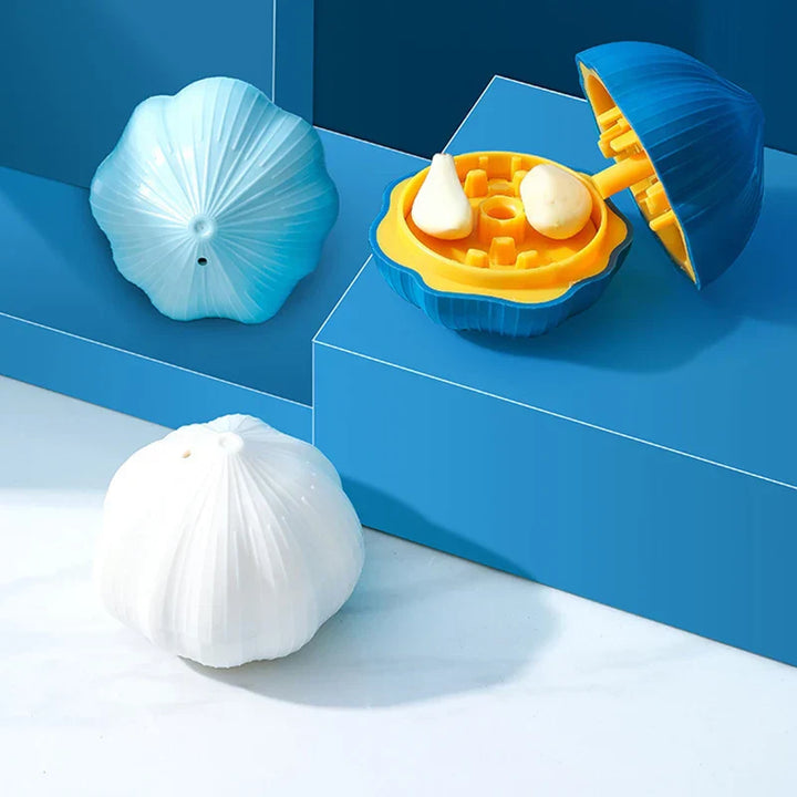 Lisslune | Garlic Shape Manual Rotary Garlic Grinder