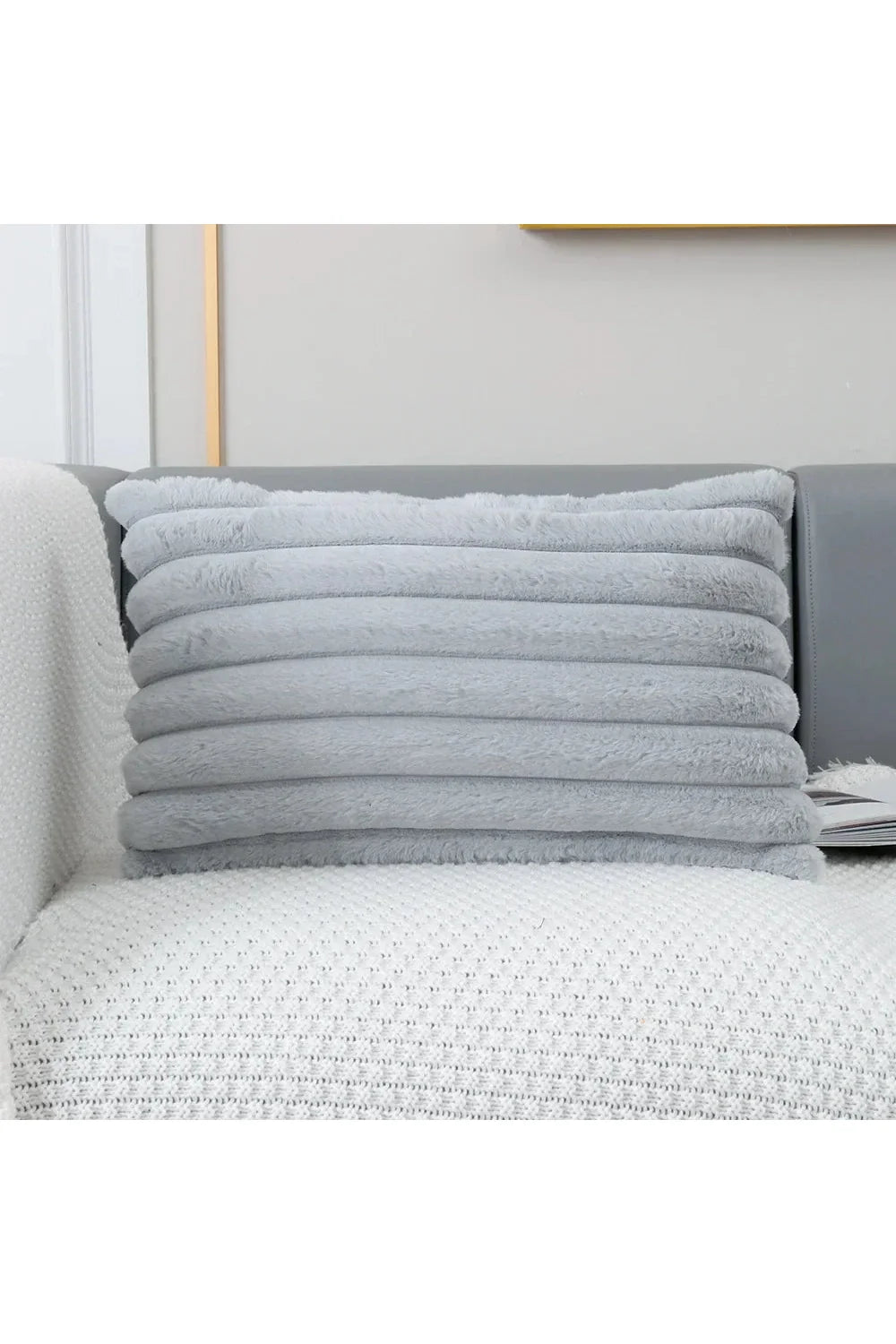 Lisslune | White plush pillow cover