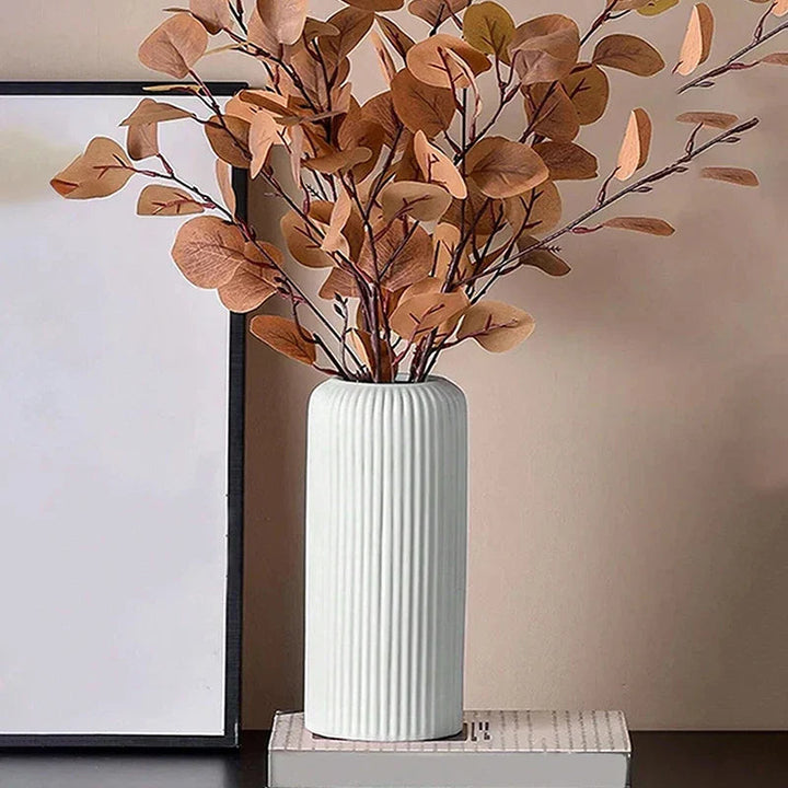 Lisslune | LineaForm Modern Ceramic Vase – Artistic Stripe Decoration