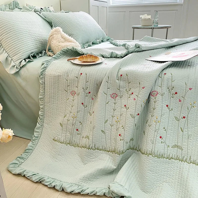 Lisslune | embroidered throw blanket