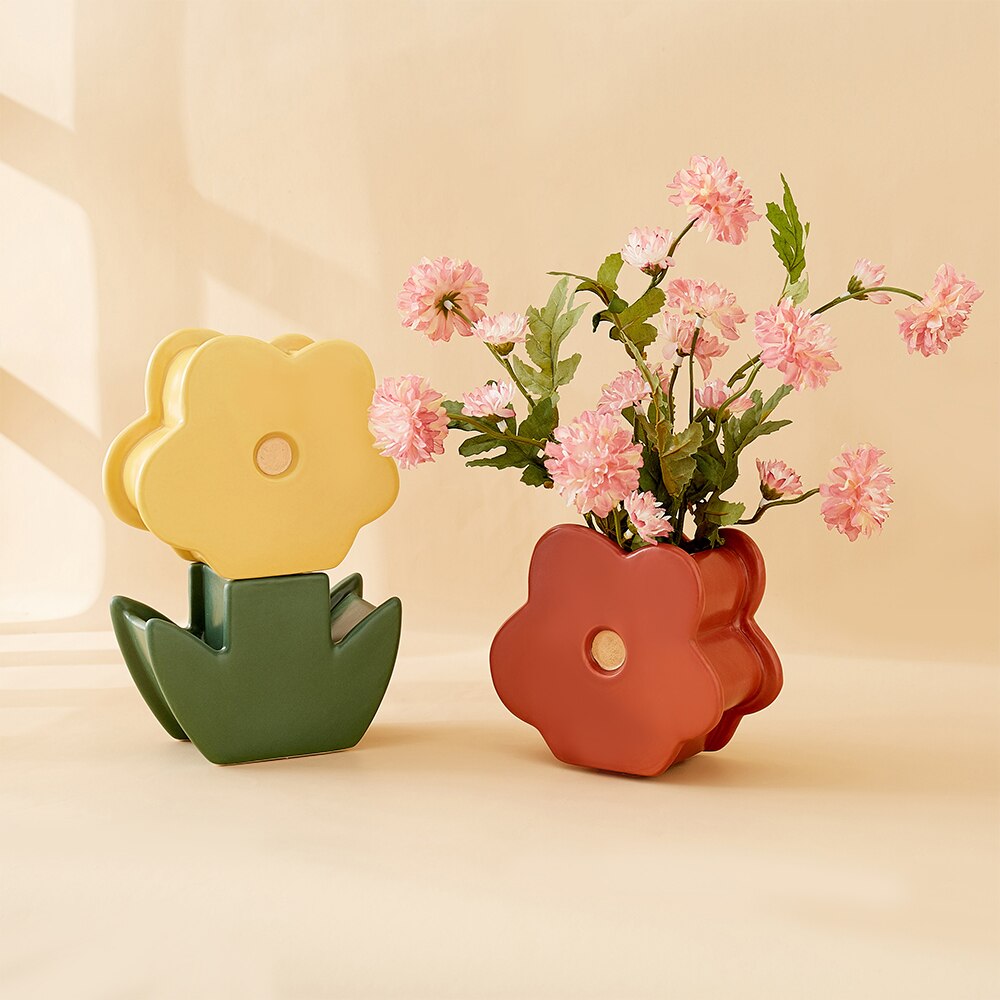Lisslune | Nordic Bloom Vase – Vibrant decorative accent