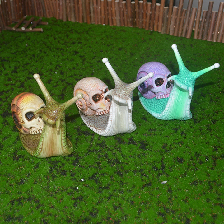 Lisslune | Snail Skull Halloween Patio Sculpture