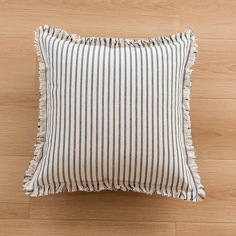 Lisslune | Elegant Pillowcase with Jacquard Pattern and Fringes - Cotton-Linen Blend