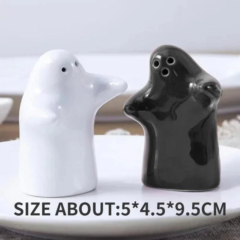 Lisslune | Playful Ceramic Ghost Mini Salt and Pepper Shakers - Perfect Nordic Wedding Gift