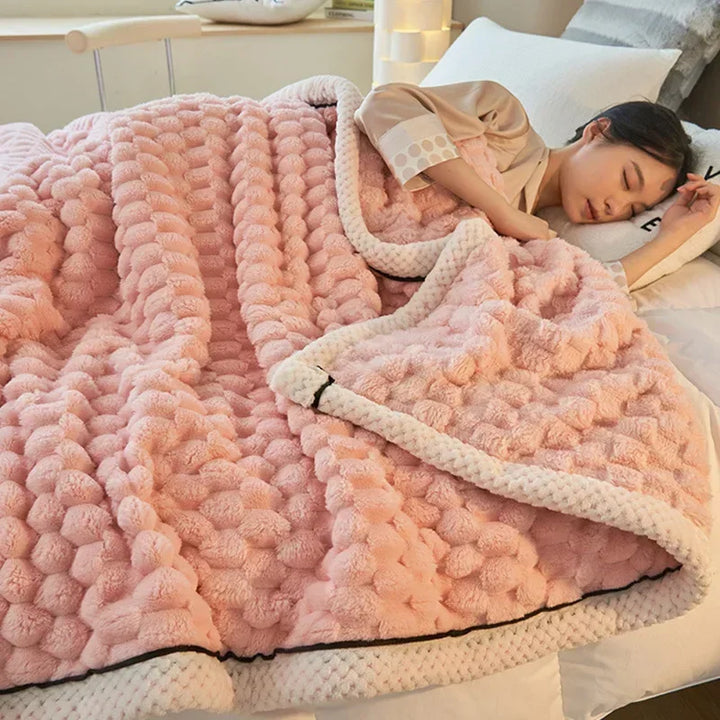 Lisslune | Plush pebble-structured blanket